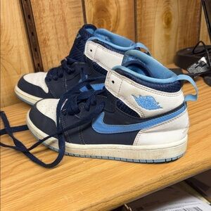 Jordan Kids Navy and Light Blue Sneakers